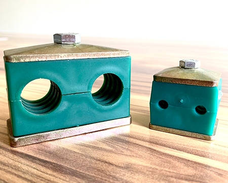 Double Pipe Clamps
